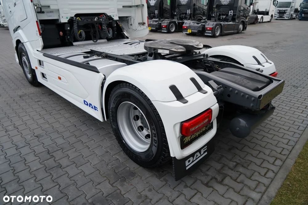 DAF XG 530 / RETARDER / CAŁY NA PODUSZKACH / KLIMA POSTOJOWA / - 13