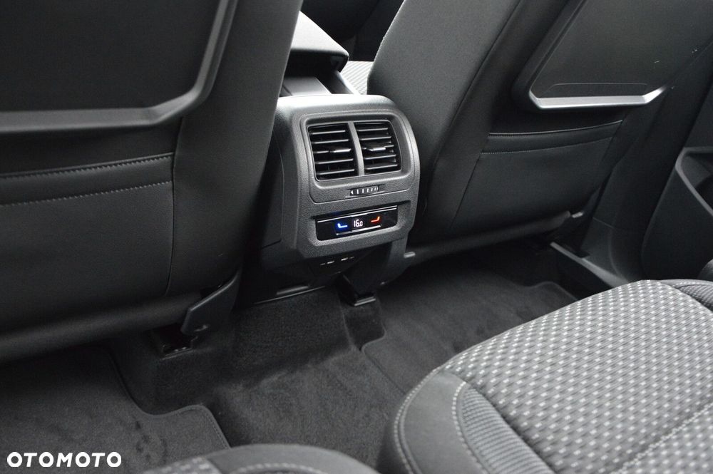 Volkswagen Touran - 21