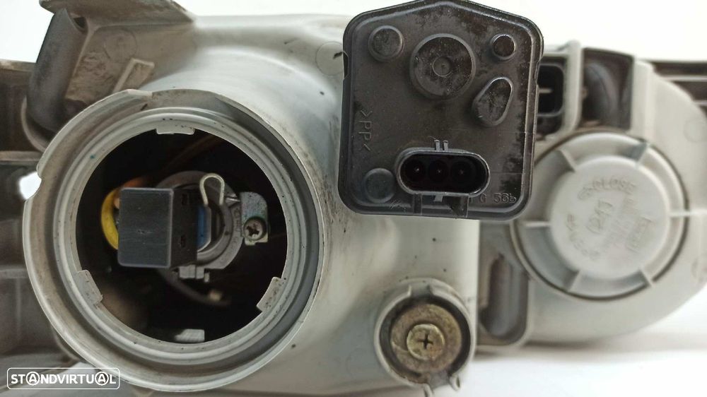 FAROL DIREITO HYUNDAI COUPE (RD) 1.6 FX - 8