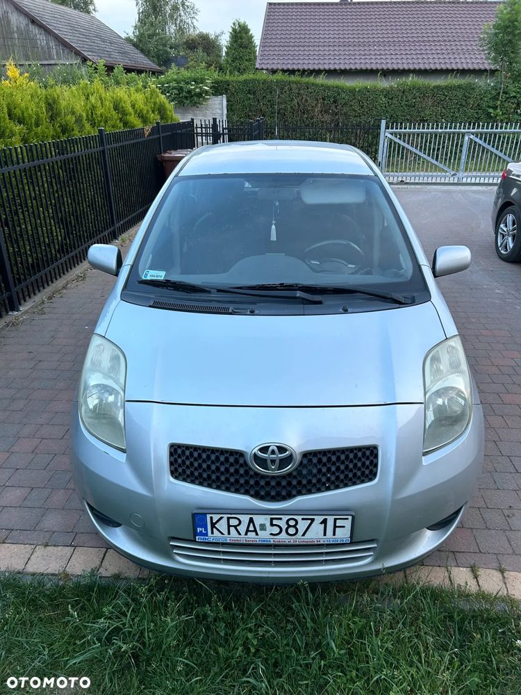 Toyota Yaris - 4