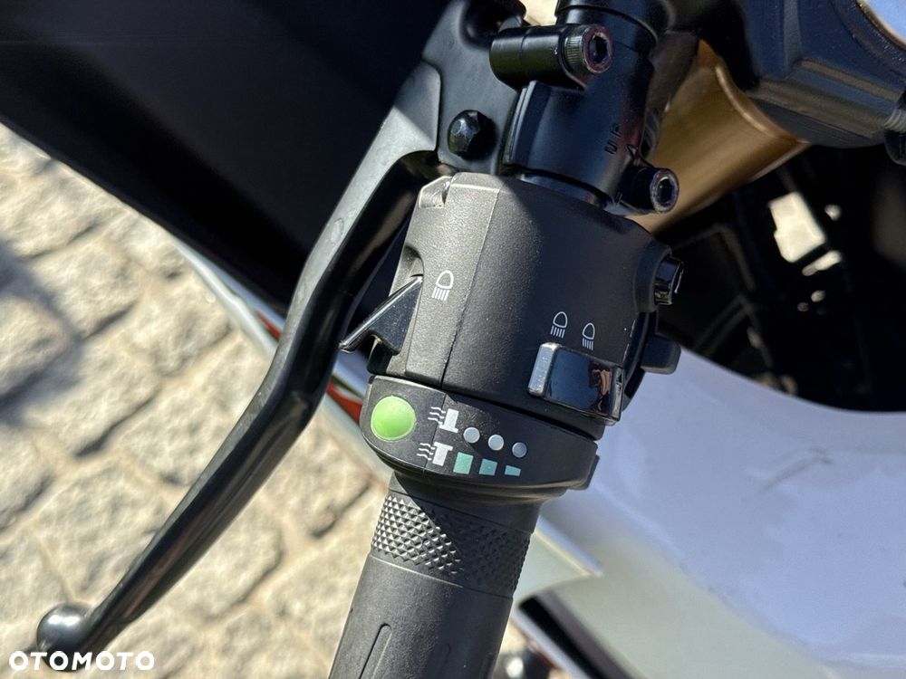 Yamaha R125 - 29