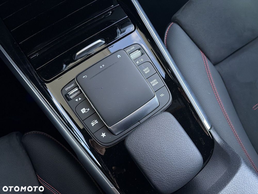 Mercedes-Benz EQB 300 66.5kWh 4-Matic AMG - 25