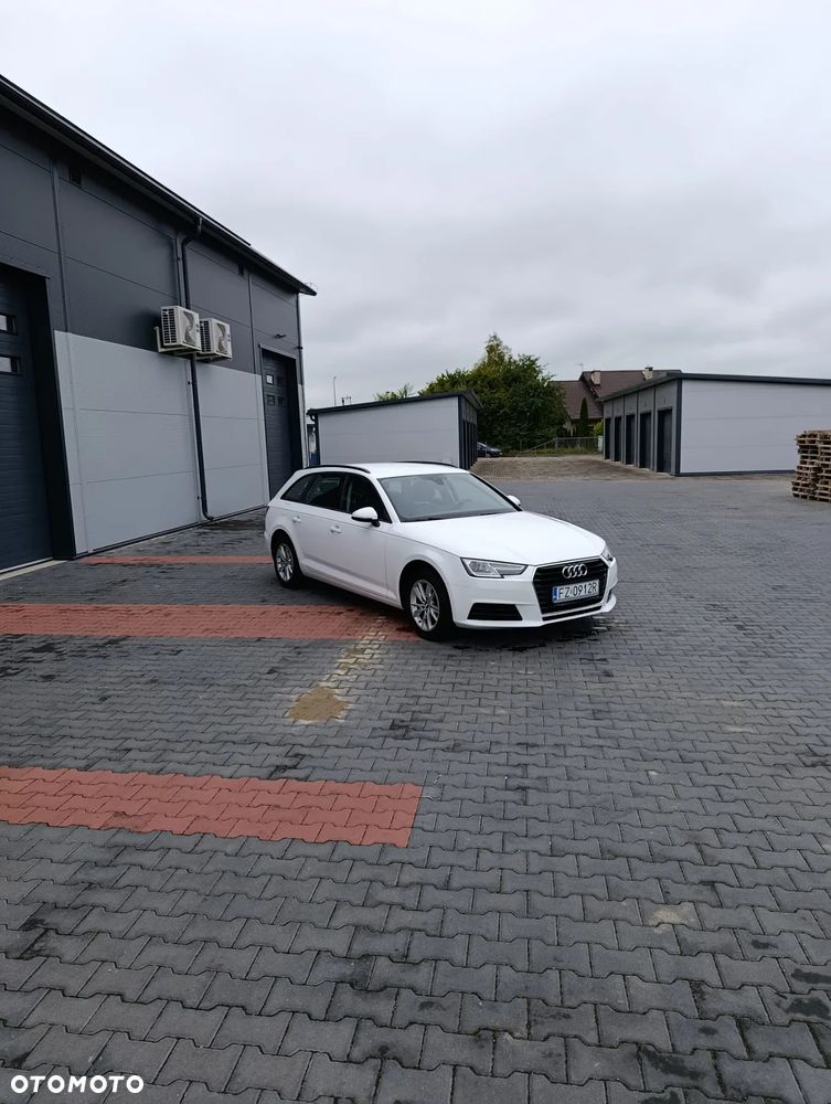 Audi A4 Avant 2.0 TDI S tronic - 1