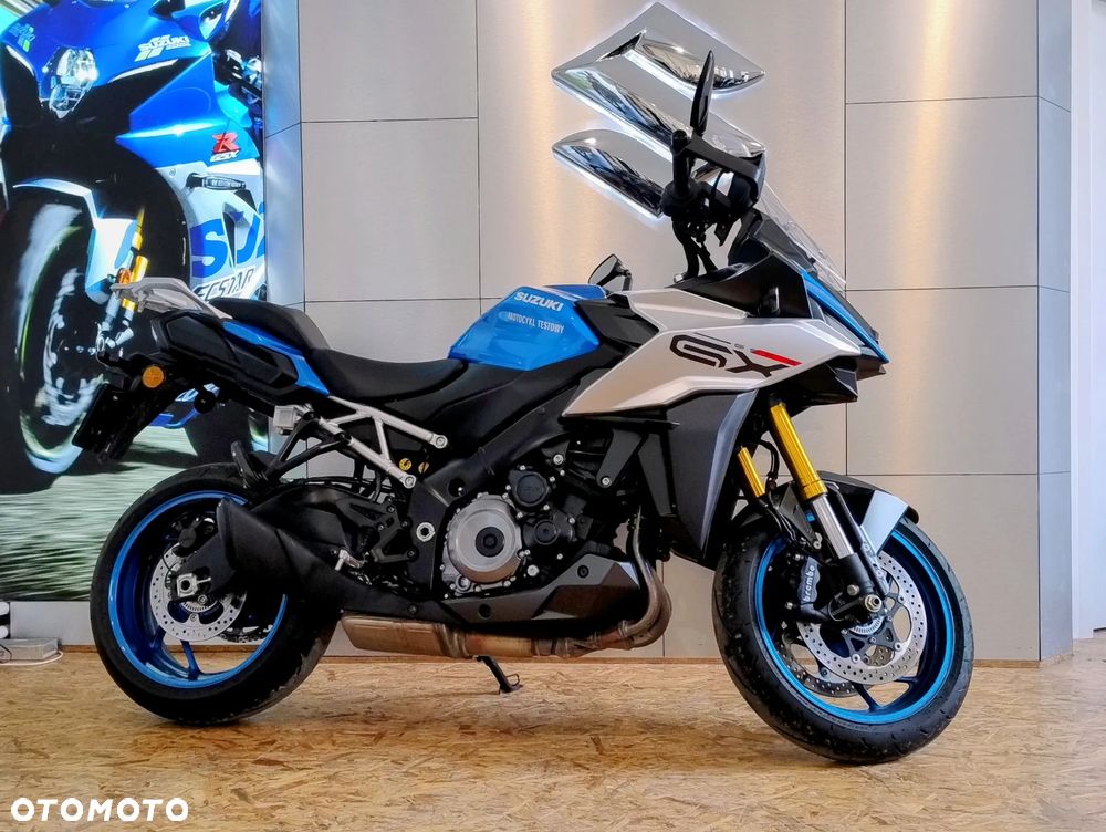 Suzuki GX - 4