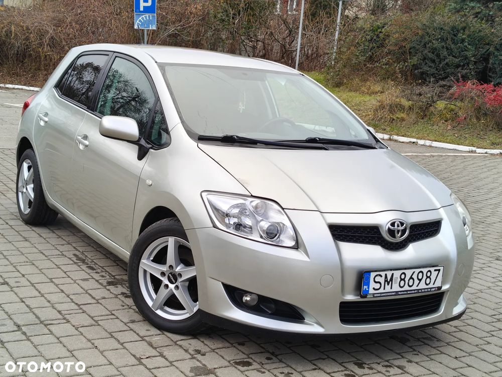 Toyota Auris 2.0 D-4D Executive - 1