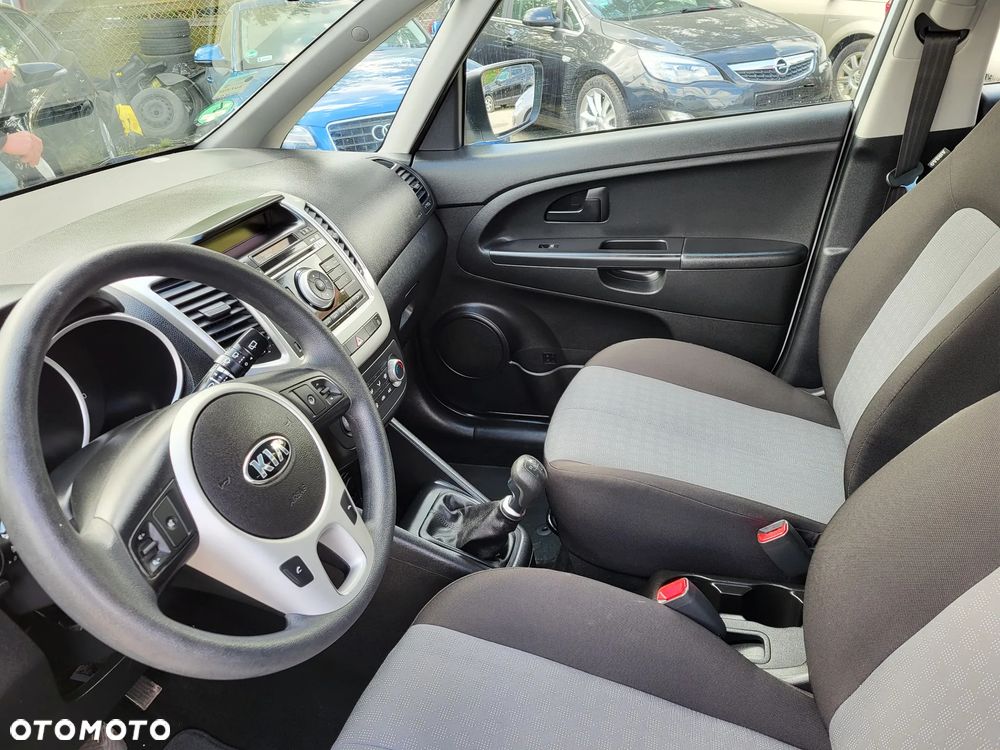 Kia Venga 1.6 CVVT Dream Team Edition - 13