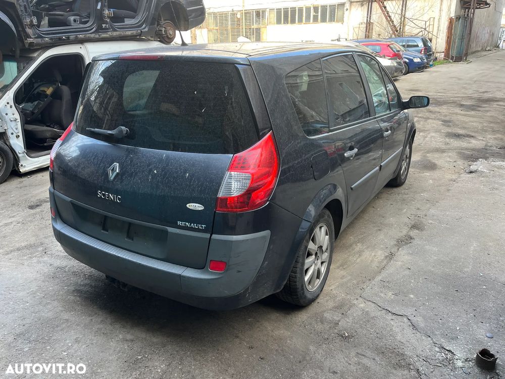 Dezmembrez Renault Megane Scenic facelift 2006 1,9 dci 96KW F9Q-E8 - 7