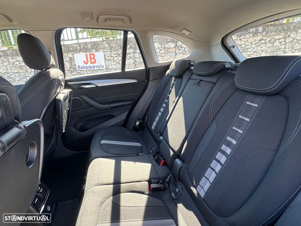 BMW X1 18 d sDrive Line Sport - 11