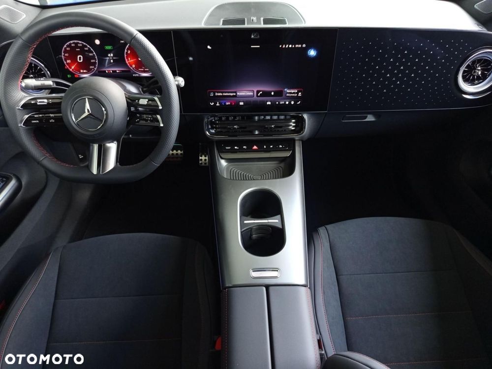 Mercedes-Benz CLA - 10