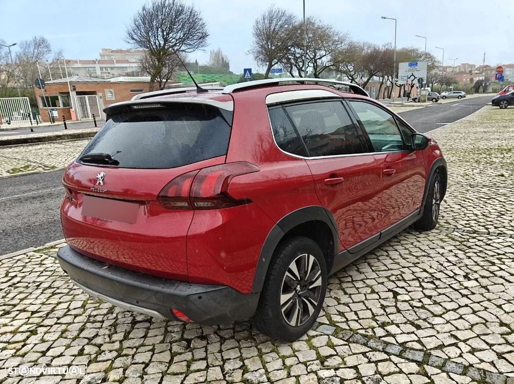 Peugeot 2008 1.2 PureTech Allure EAT6 - 3