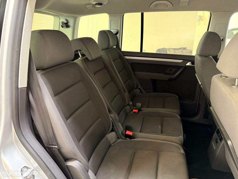 VW Touran 2.0 TDI Highline 7L - 30