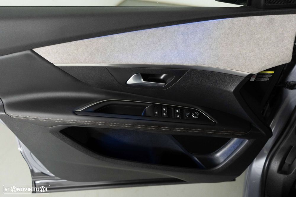 Peugeot 3008 1.6 Hybrid GT e-EAT8 - 24