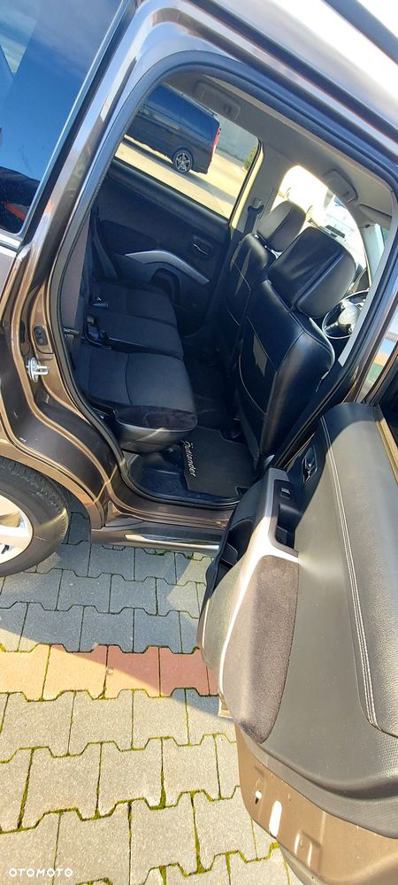 Mitsubishi Outlander 2.0 Intense + 2WD EU5 CVT - 9