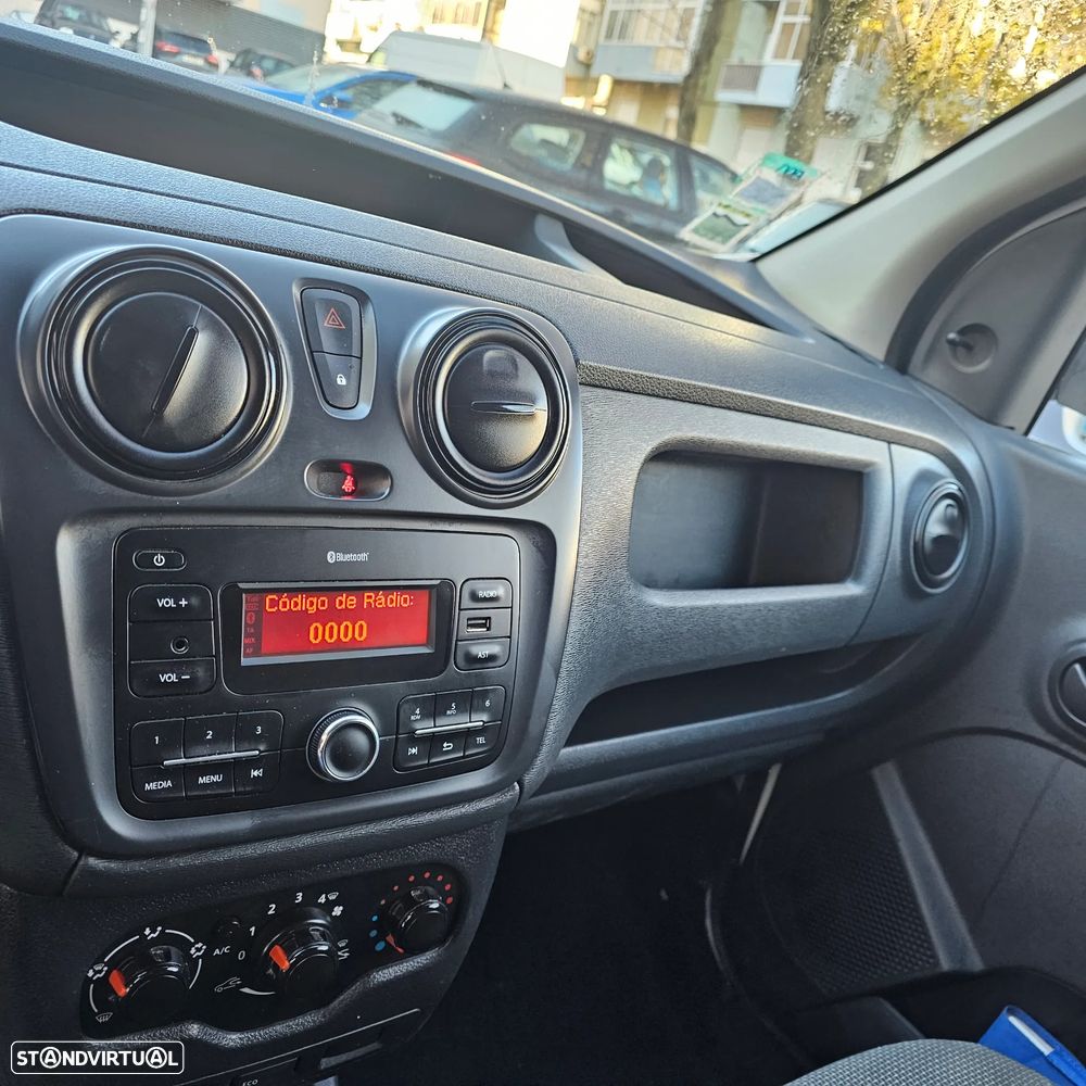 Dacia Dokker isótermica - 14