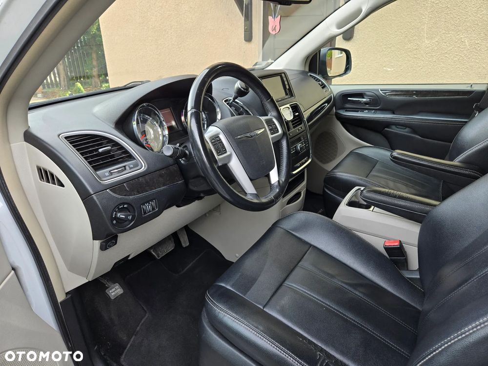 Chrysler Town & Country 3.6 Touring - 8