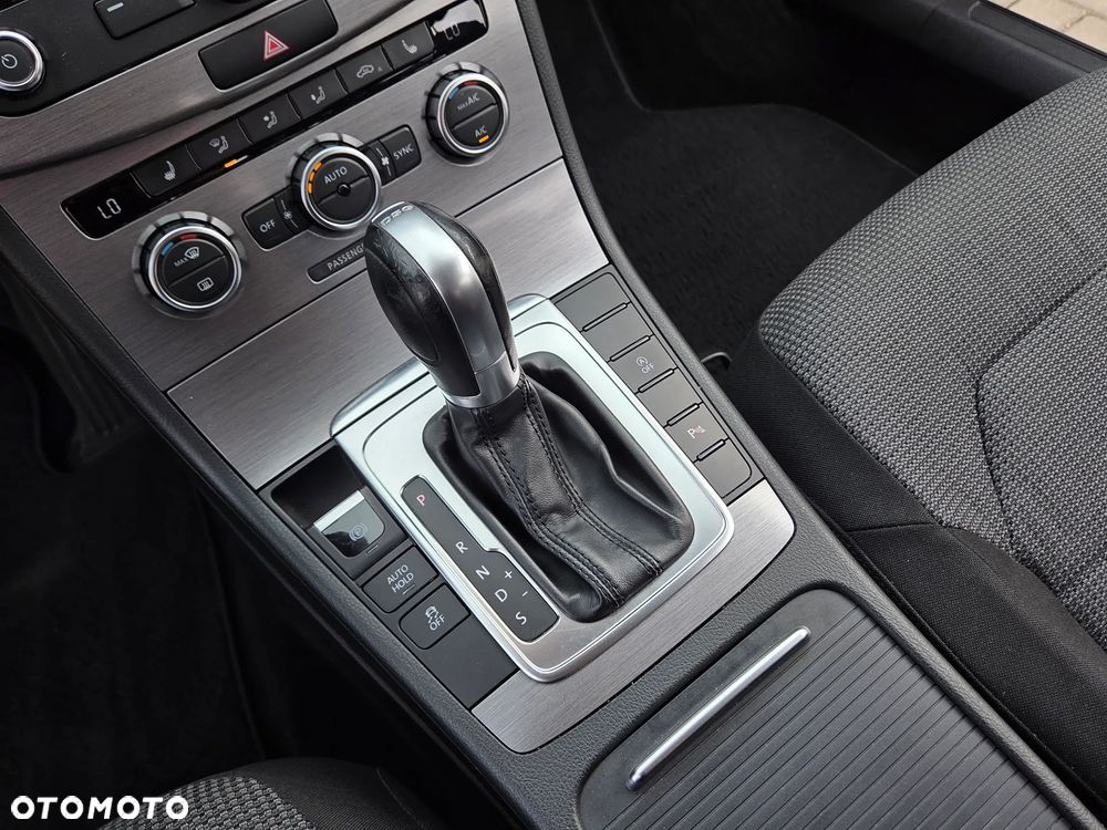 Volkswagen Passat 2.0 Blue TDI DSG SCR Comfortline - 35