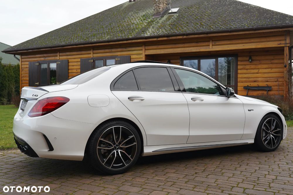 Mercedes-Benz Klasa C AMG 43 4Matic 9G-TRONIC - 19