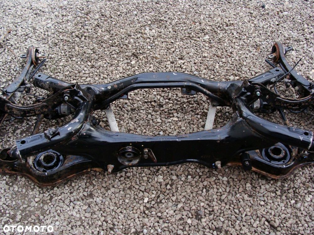 zawieszenie tylne mitshubishi outlander ii peugeot 4007 citroen c-crosser - 3