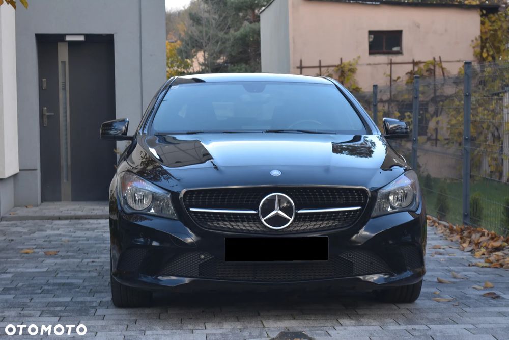 Mercedes-Benz CLA 180 7G-DCT StreetStyle - 2