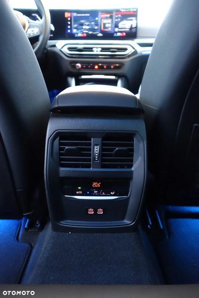 BMW Seria 3 318d - 17