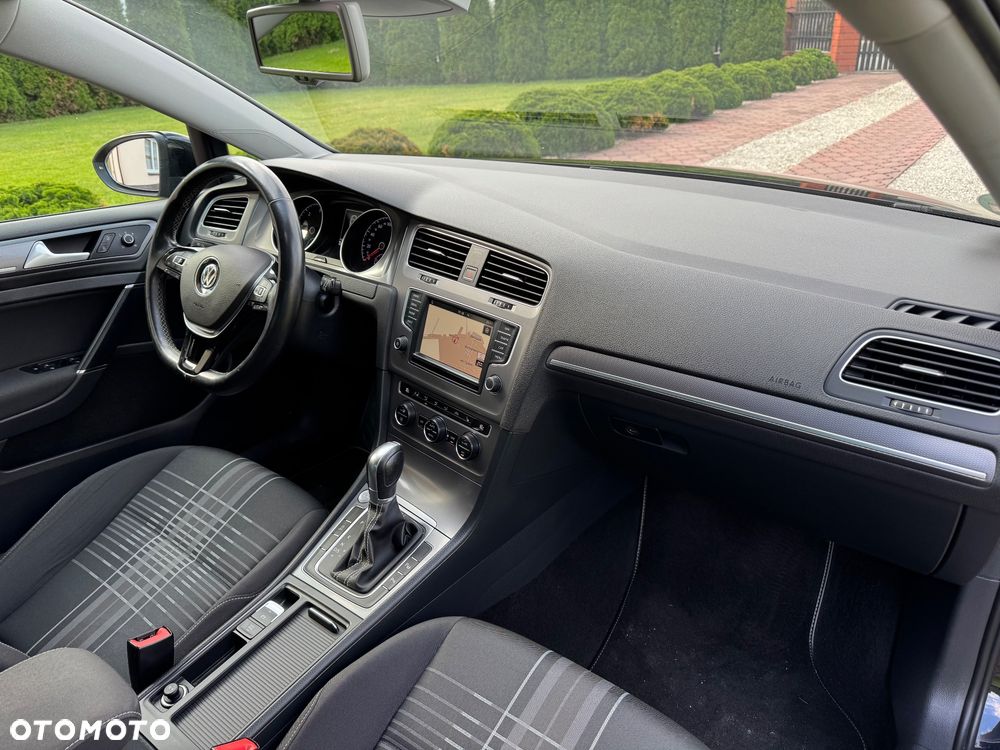 Volkswagen Golf 2.0 TDI BlueMotion Technology DSG Lounge - 16