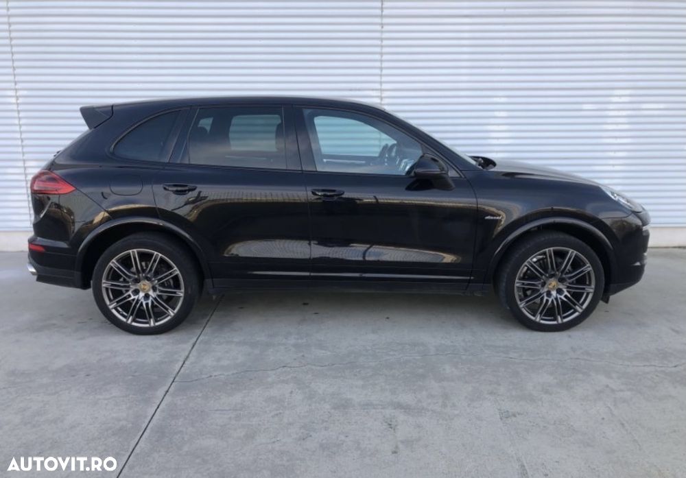 Porsche Cayenne 3.0 L - 2