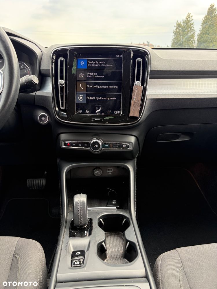 Volvo XC 40 T3 Momentum - 4