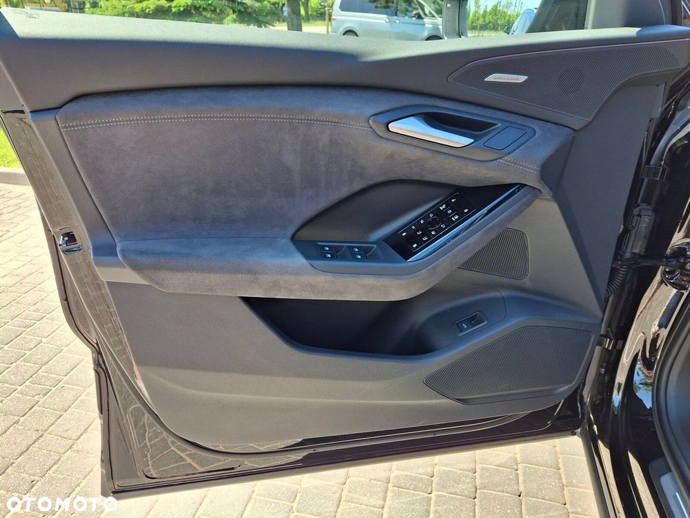 Audi Q6 e-tron - 11