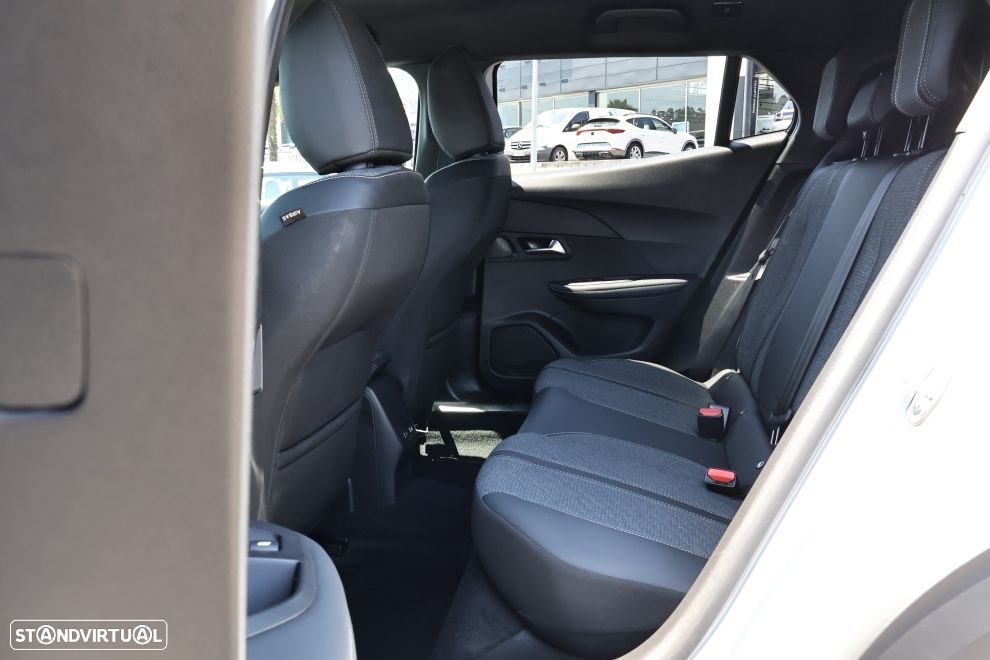 Peugeot 2008 1.2 Hybrid Allure e-DCS6 - 17