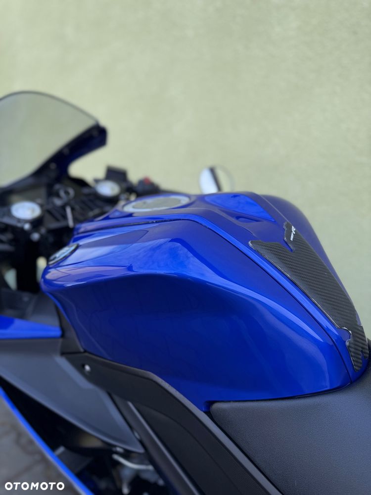 Yamaha YZF - 33
