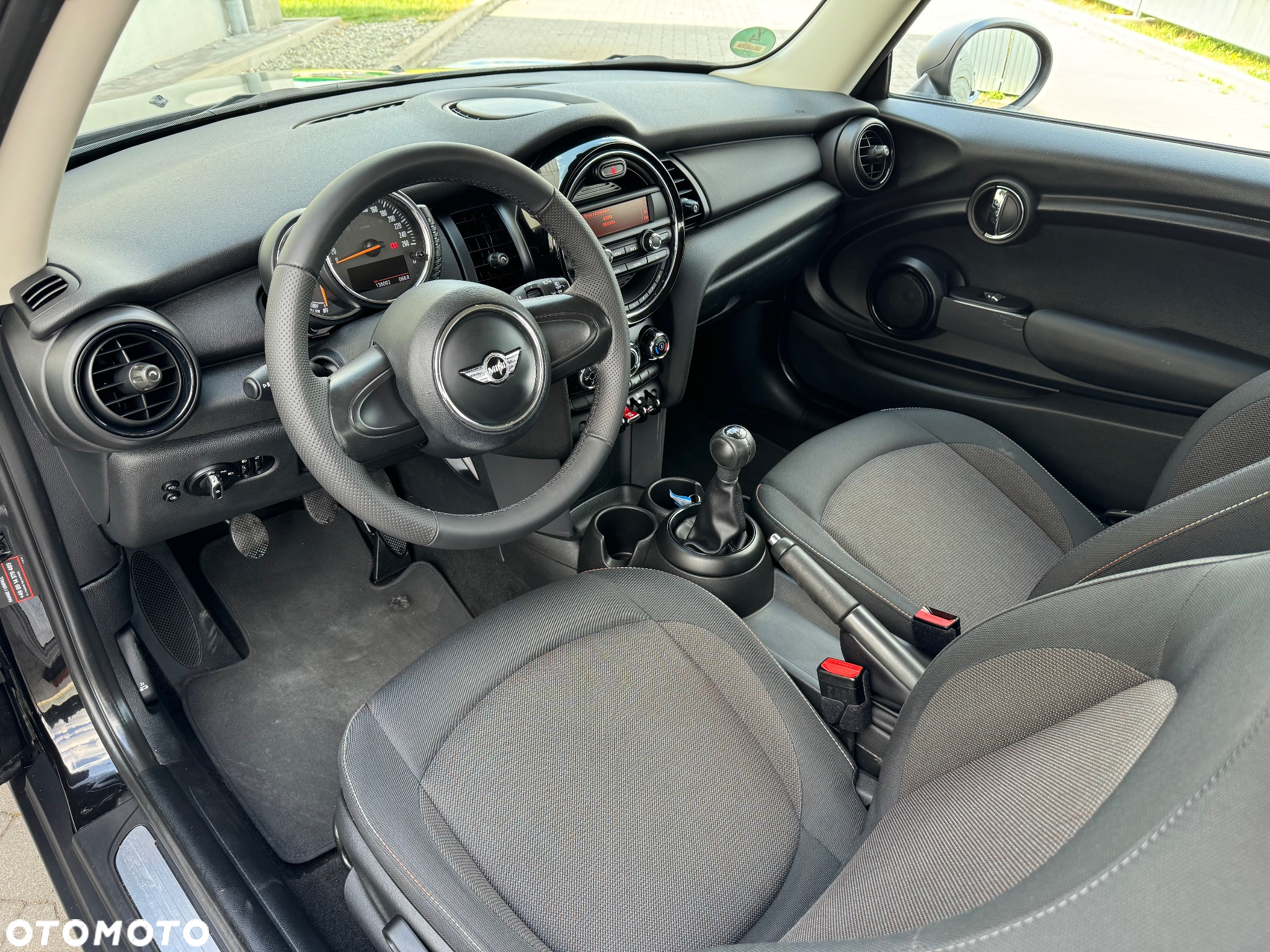 MINI ONE Standard - 5