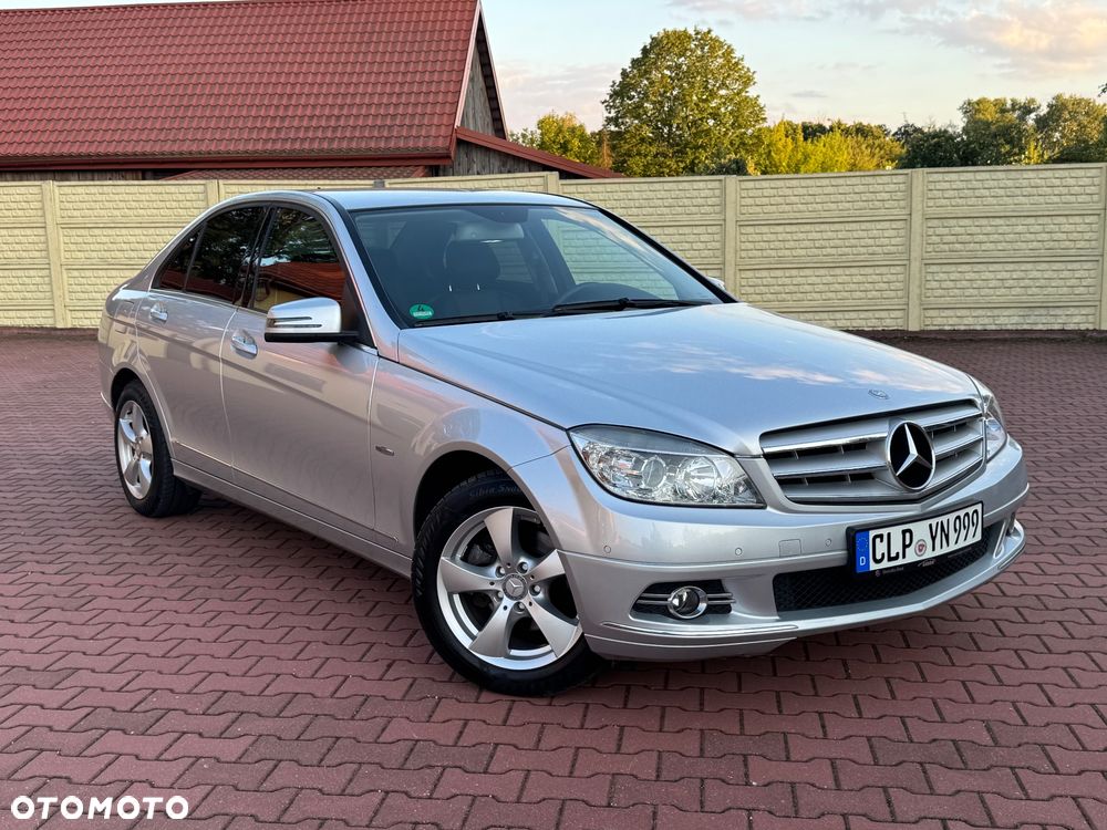 Mercedes-Benz Klasa C 180 CGI Automatik BlueEFFICIENCY Avantgarde - 9