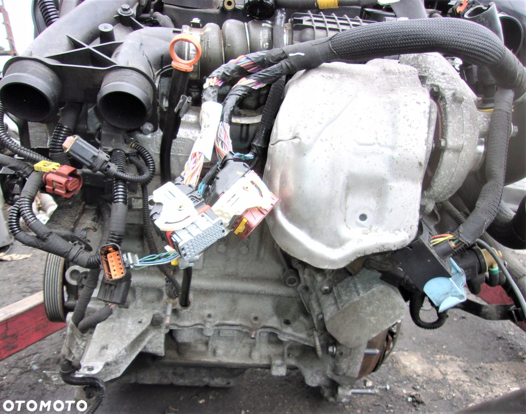 SILNIK 1.6 EHDI 9H05 KOMPLETNY CITROEN PEUGEOT - 3