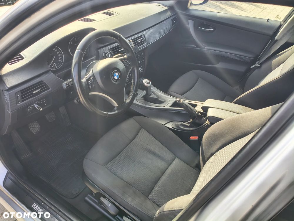 BMW Seria 3 318d - 9