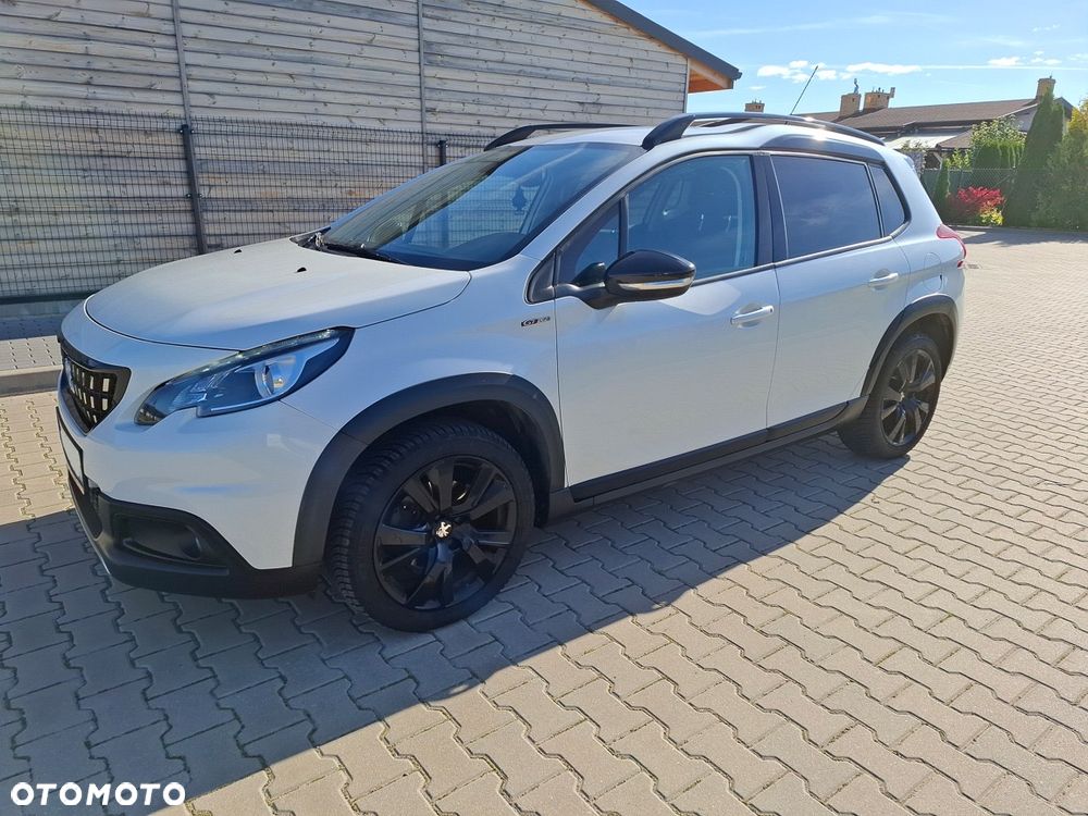 Peugeot 2008 1.2 Pure Tech GPF Style S&S - 9