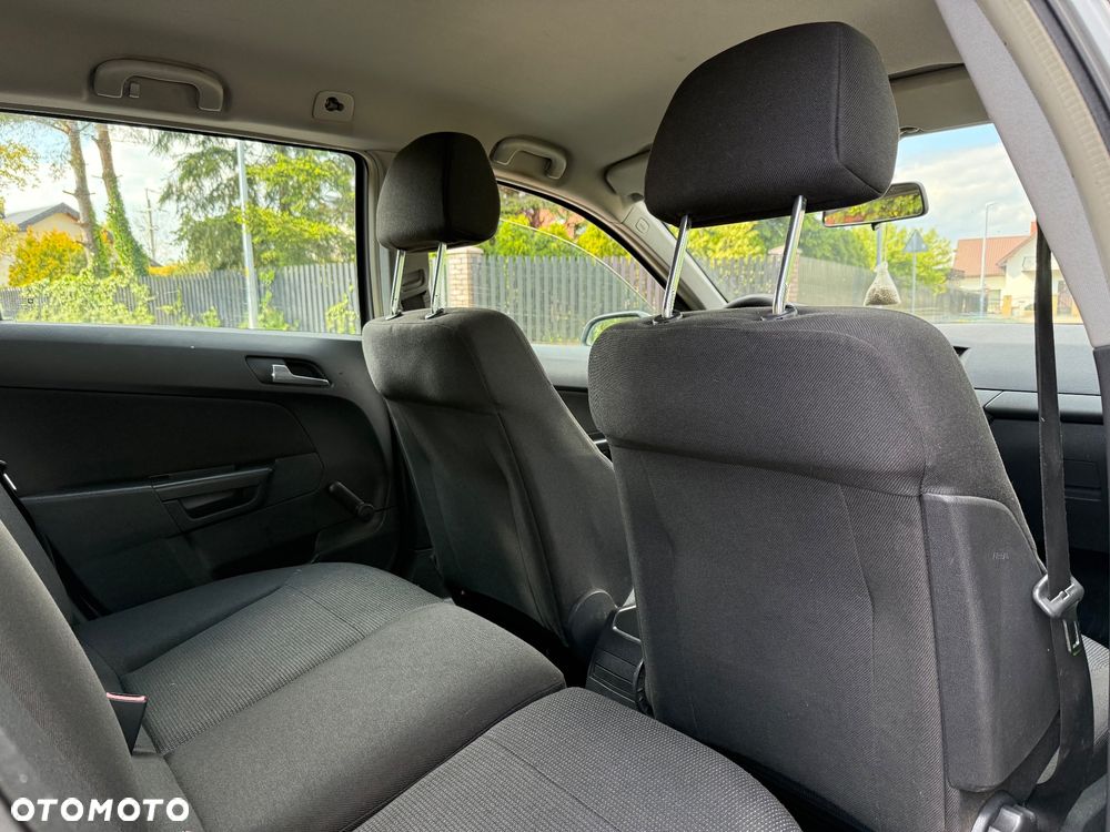 Opel Astra 1.6 Caravan - 15