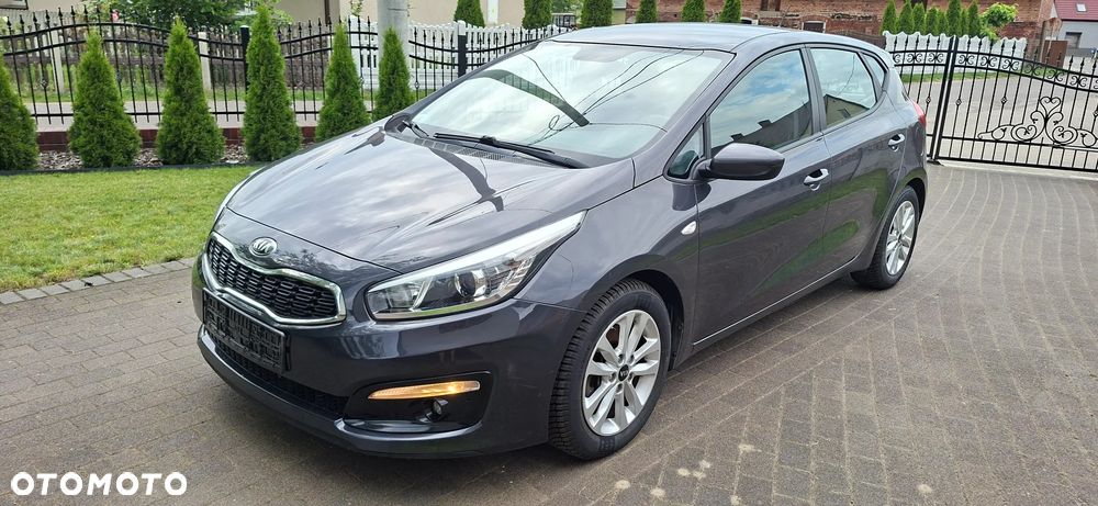 Kia Ceed 1.4 CVVT Dream Team Edition - 17