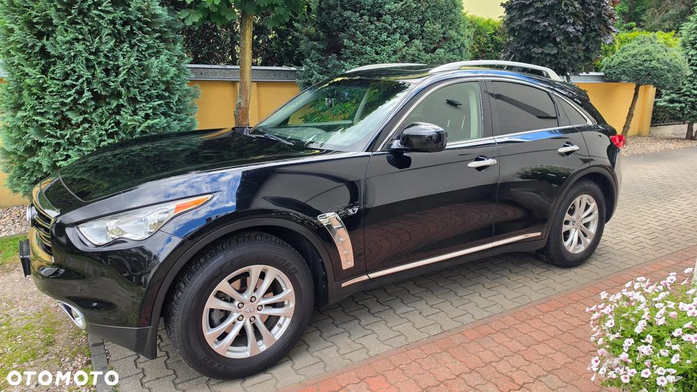 Infiniti QX70 - 5