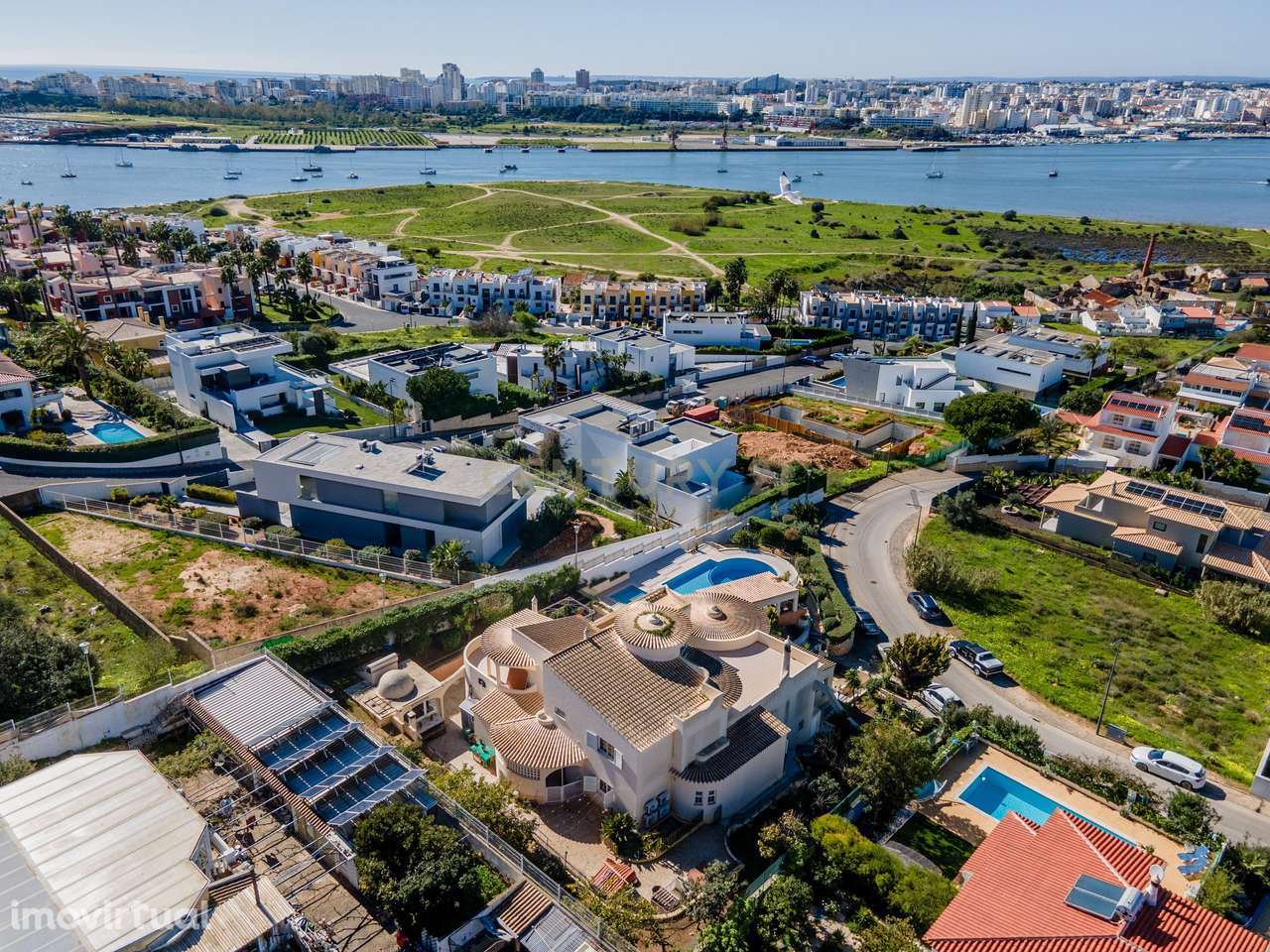 Moradia em Ferragudo com Vista para o Rio - Grande imagem: 4/45