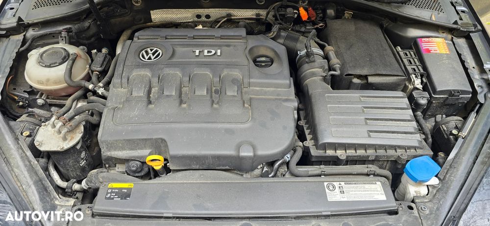 Volkswagen Golf 2.0 TDI DPF BMT Comfortline - 9