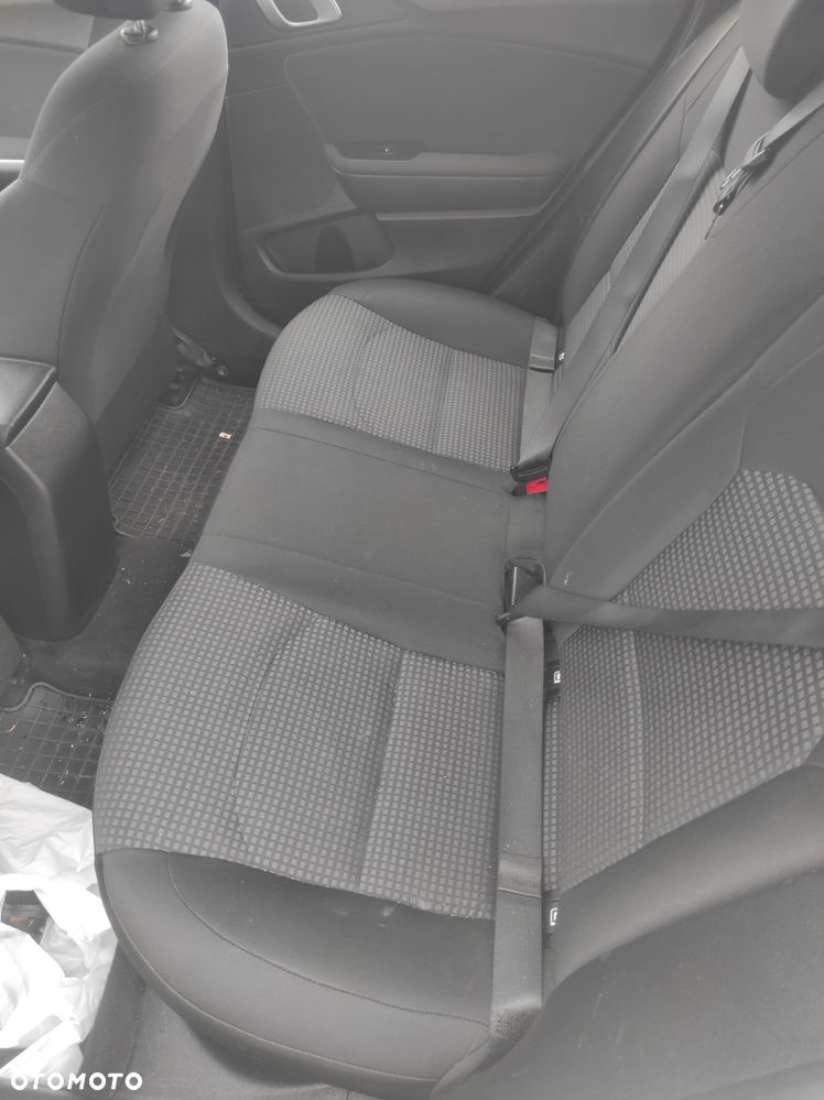 Kia Ceed 1.4 T-GDI L - 6