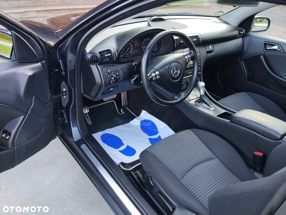 Mercedes-Benz Klasa C 180 Kompressor Automatik Sport Edition - 24