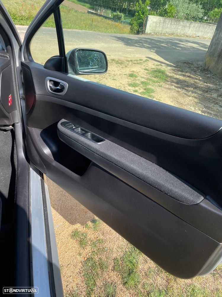 Peugeot 307 1.6 HDi Premium - 10