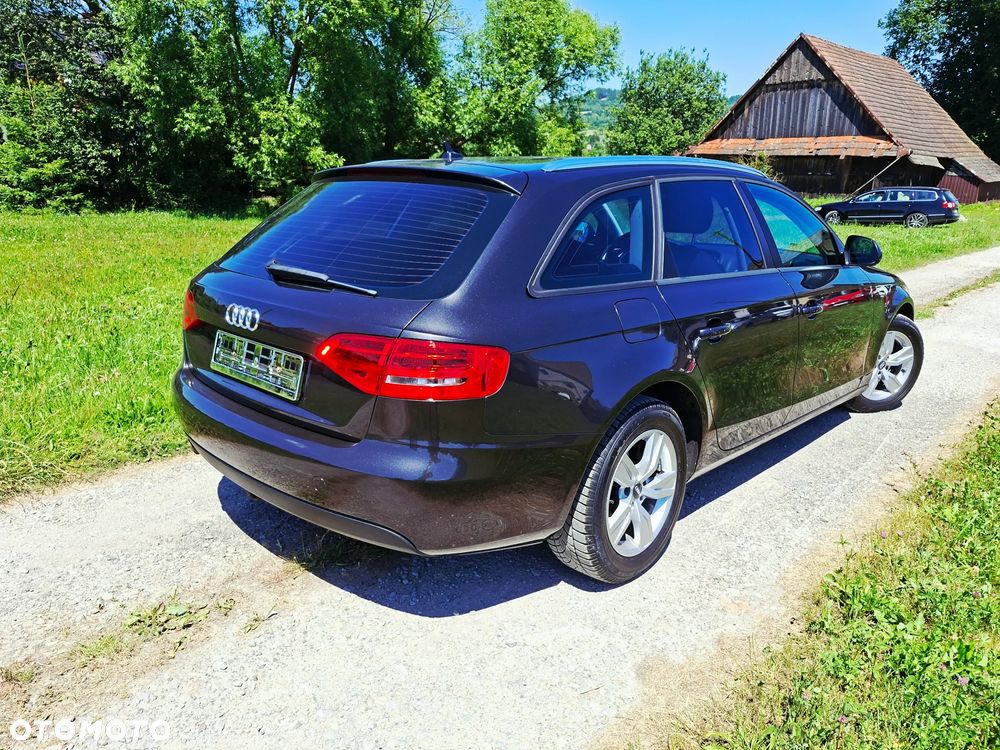 Audi A4 Avant 2.0 TDI DPF Ambiente - 9