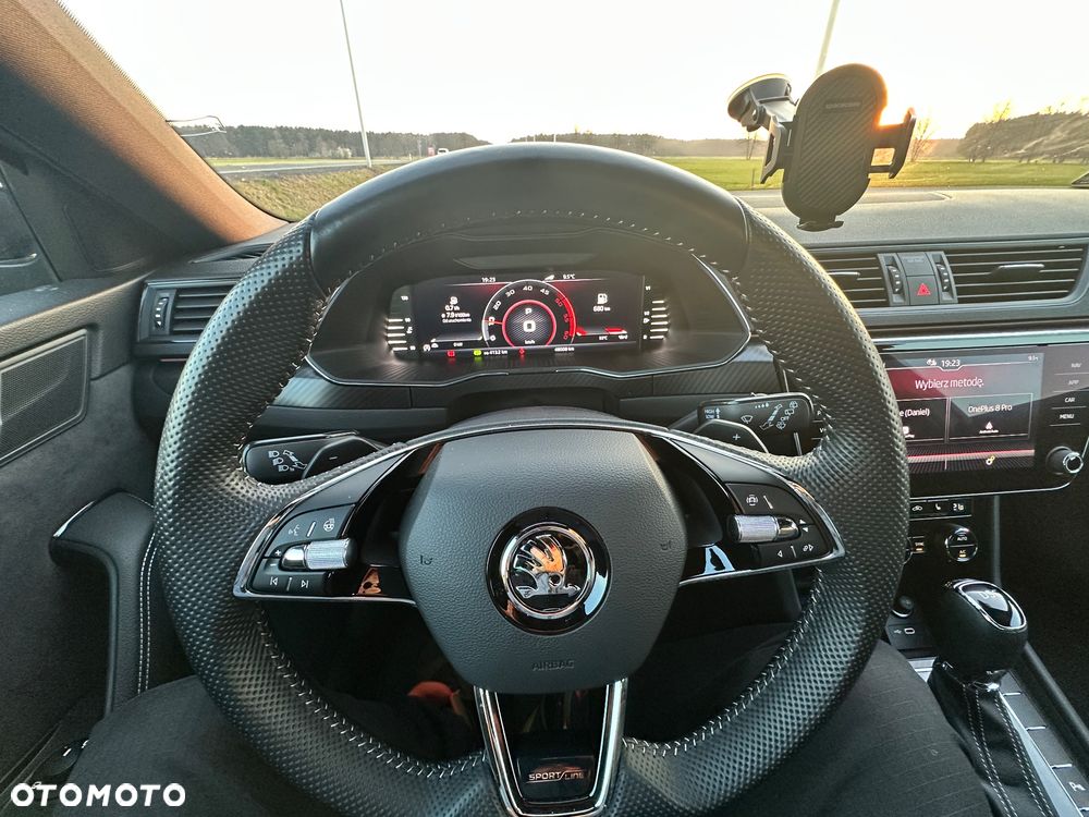 Skoda Superb 2.0 TDI SCR Sportline DSG - 20