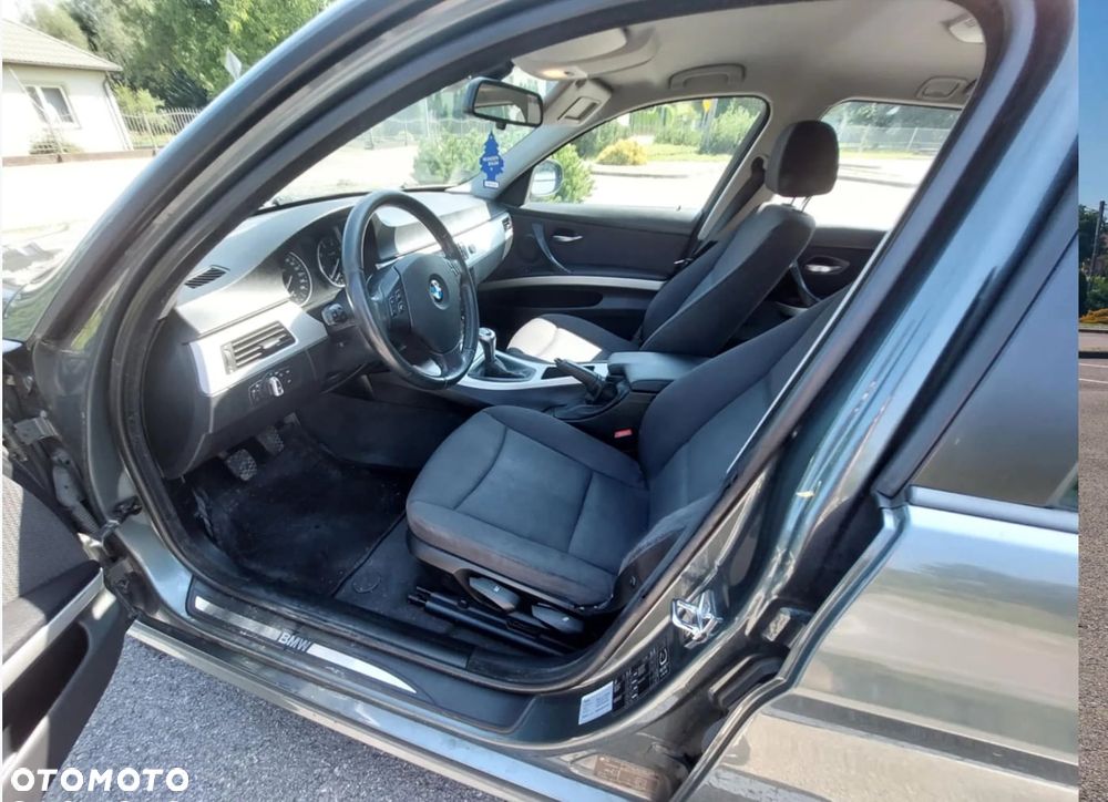 BMW Seria 3 318i - 9
