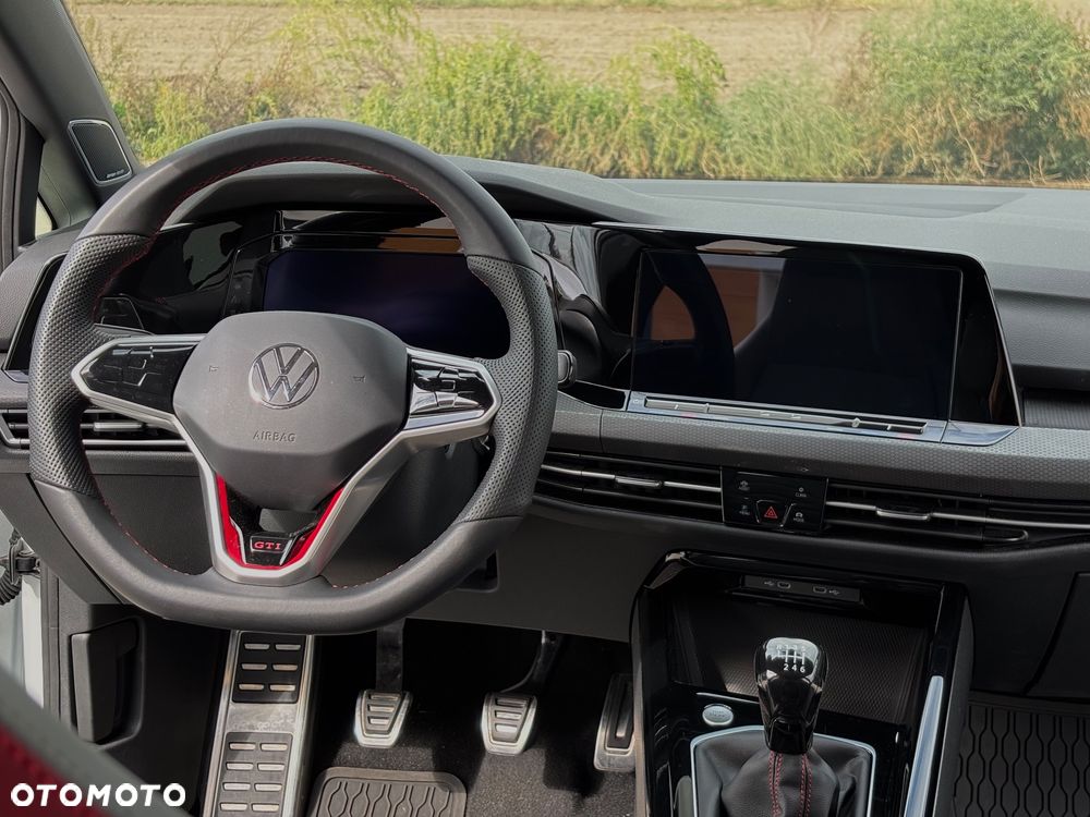 Volkswagen Golf - 11