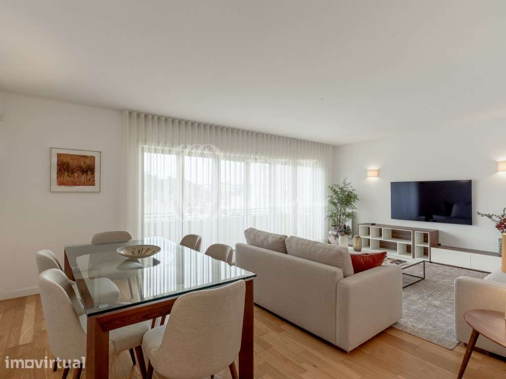 Apartamento T3 novo com garagem, nas Laranjeiras, em Lisboa - Grande imagem: 3/30