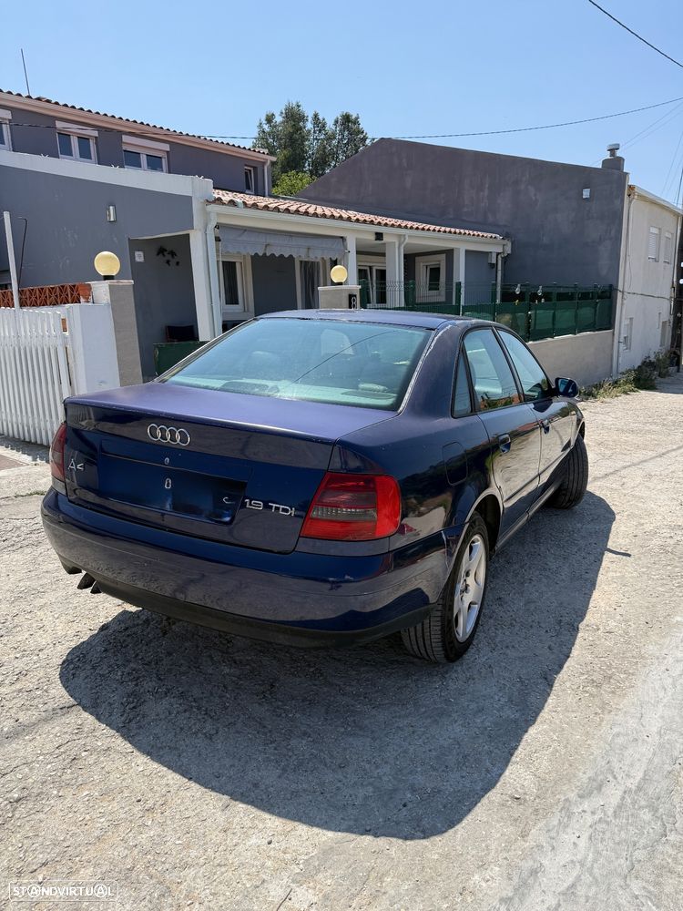 Audi A4 1.9 TDI Confort - 3