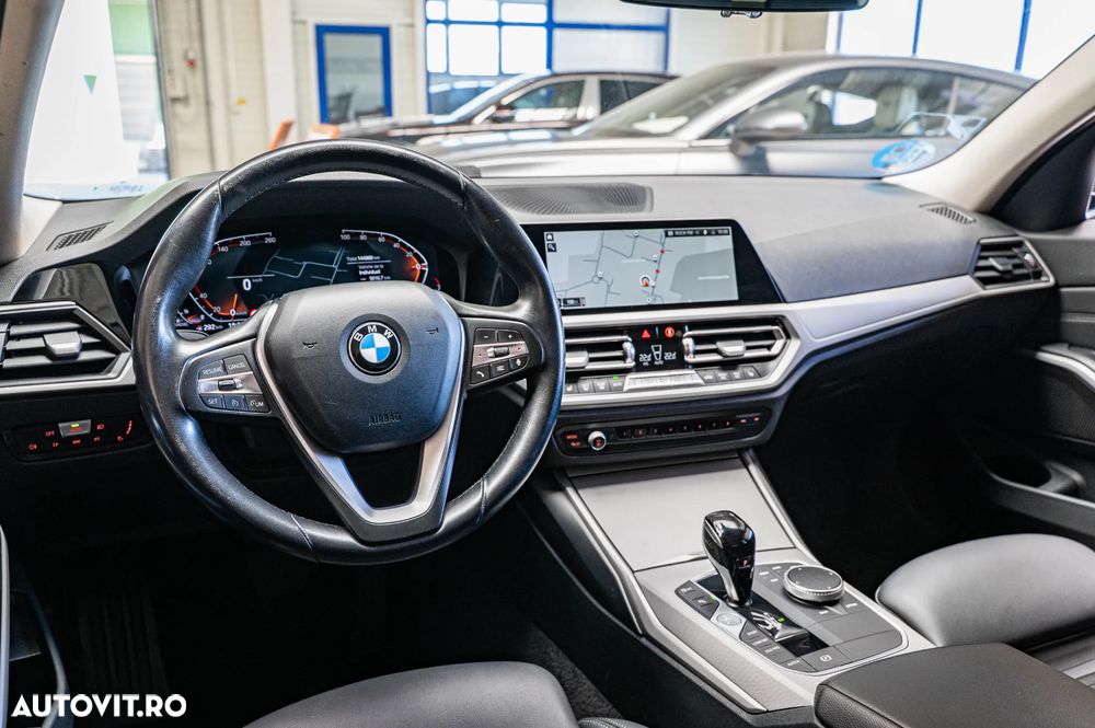 BMW Seria 3 318d Aut. Luxury Line - 28